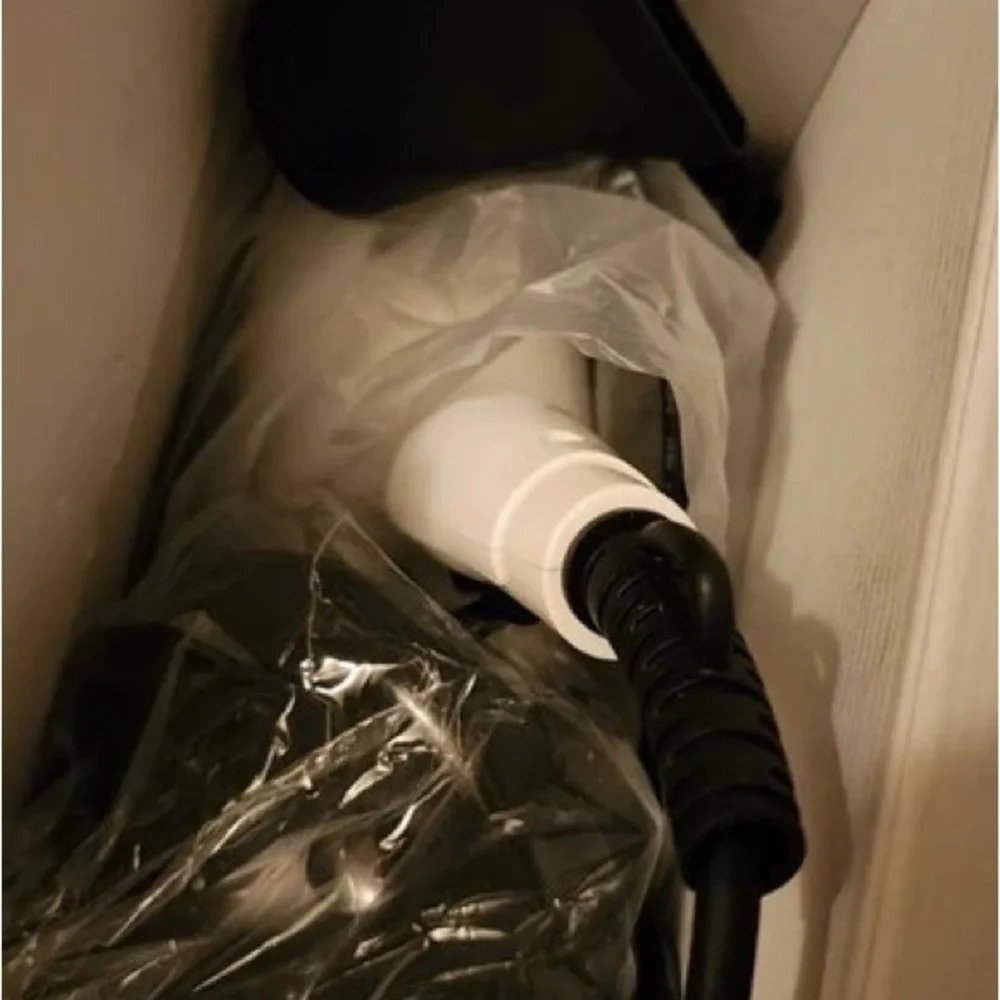 Professional White Hair Dryer with Nozzle & Diffuser - Picture 2 of 3